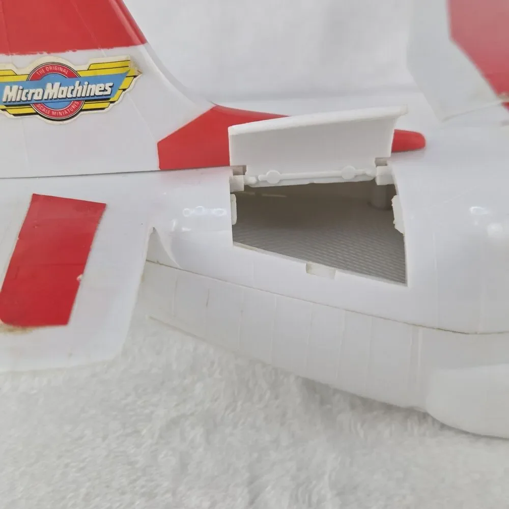 Vintage 1988 Galoob Micro Machines C-7 Air Cargo Action Playset Airplane